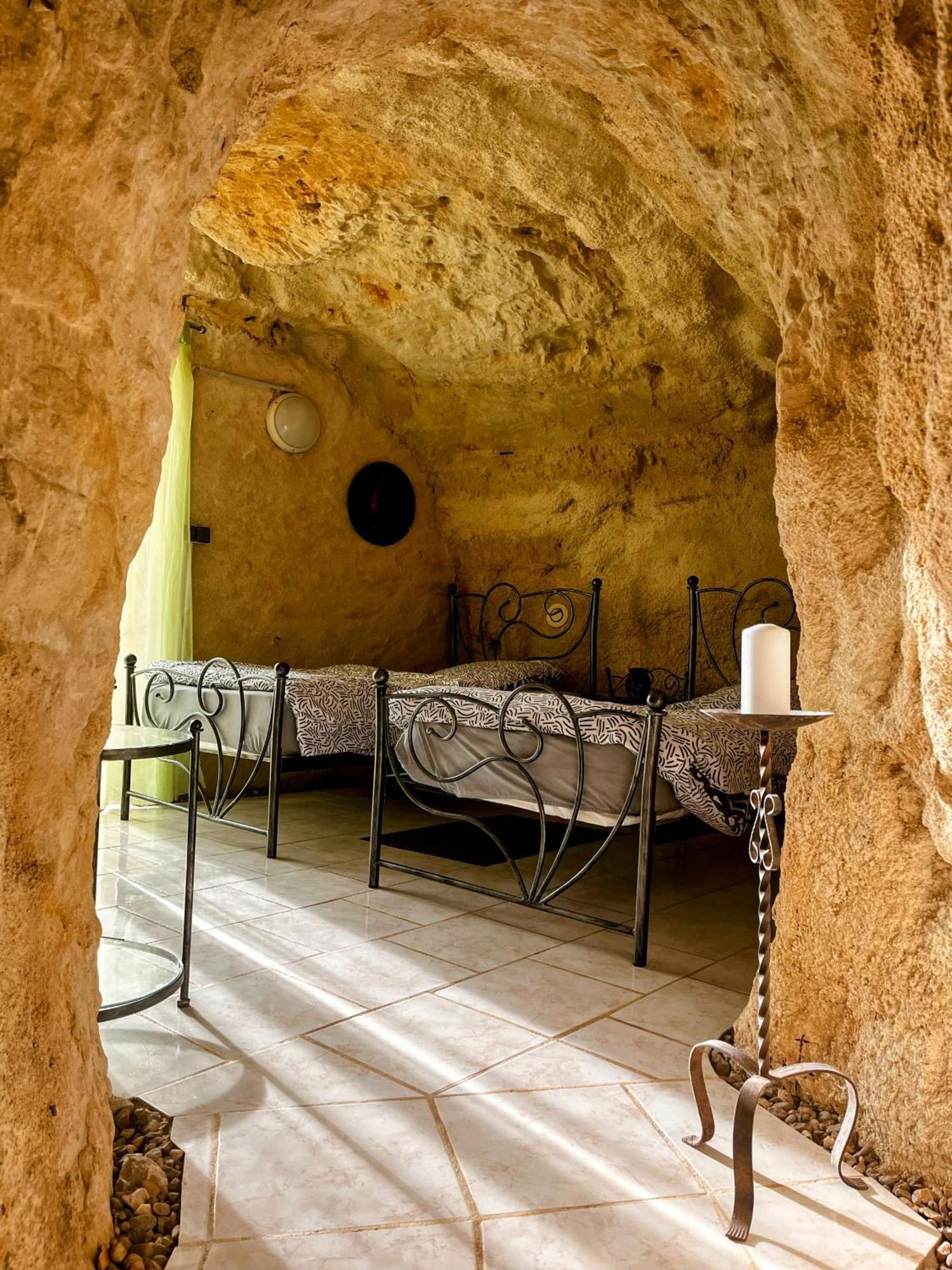 Holiday home Troglo Papillon *