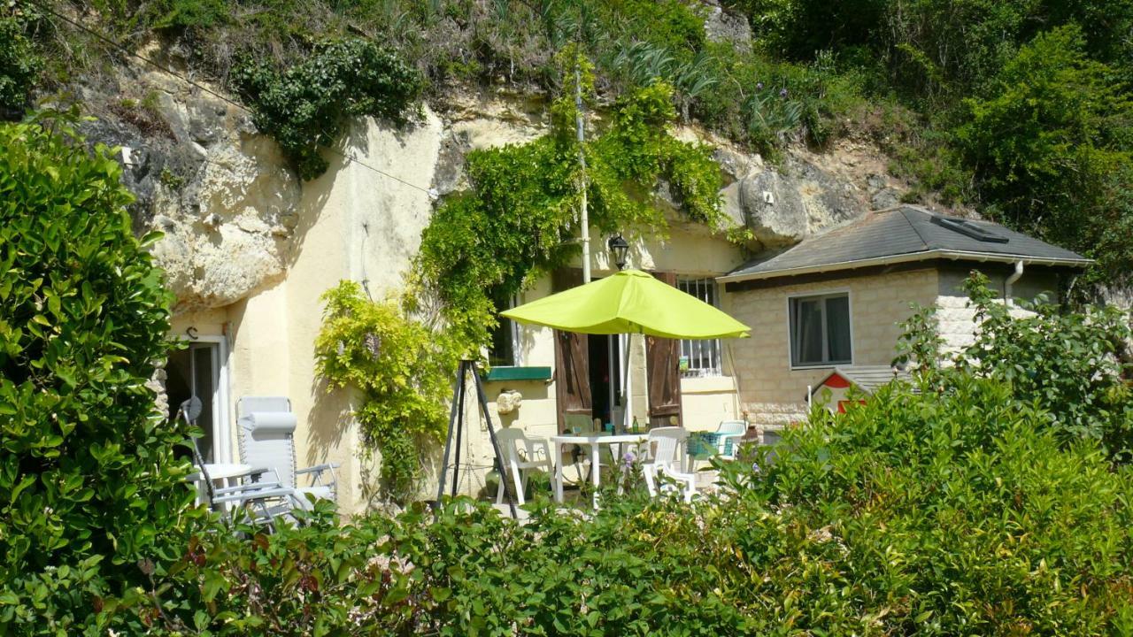 Holiday home Troglo Papillon Luynes (Indre-et-Loire)